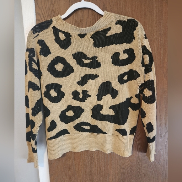Leopard Sweater - Picture 2 of 2